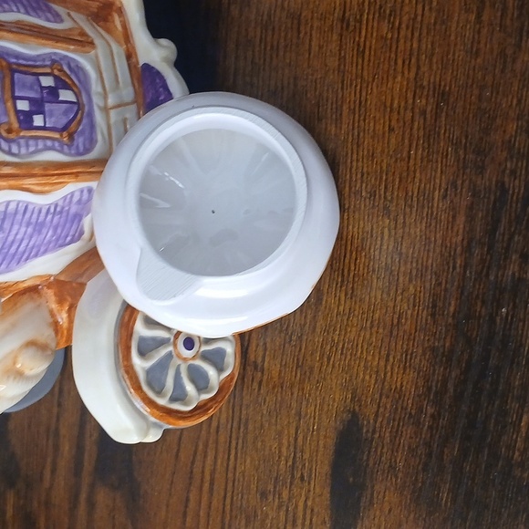 CINDERELLA'S  CARRIAGE COLLECTORS TEAPOT Purple and Orange 1 PC - Picture 6 of 9